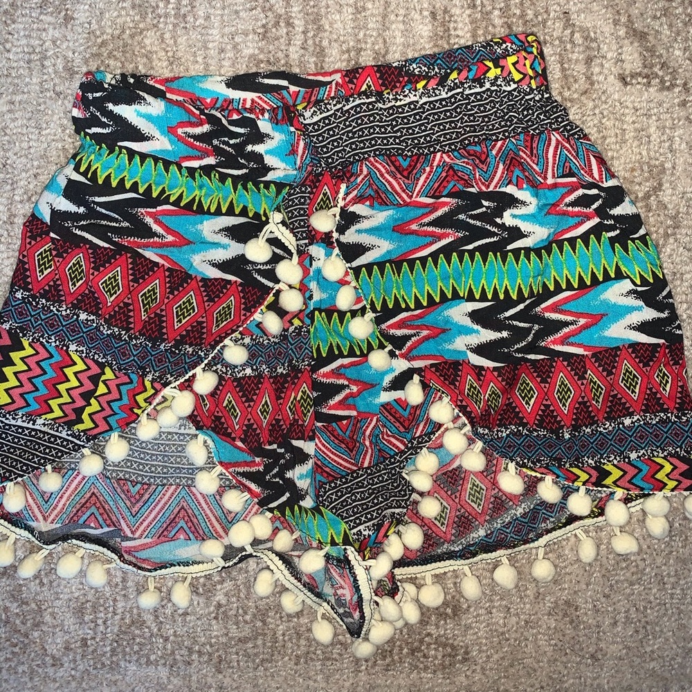 Pom Pom crochet high rise shorts (NWOT)